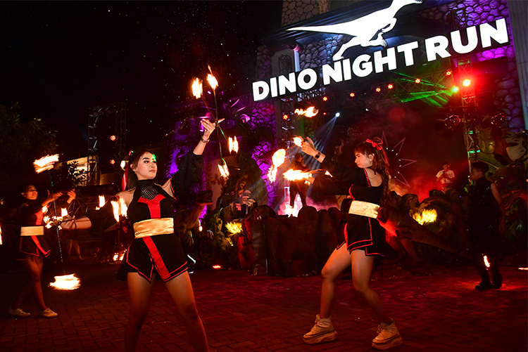 Peserta Diajak Berlari Menyusuri Jalan Jalan Jatim Park 3