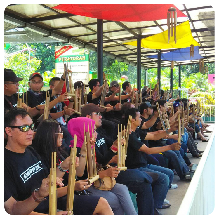 Angklung Show Predator Fun Park