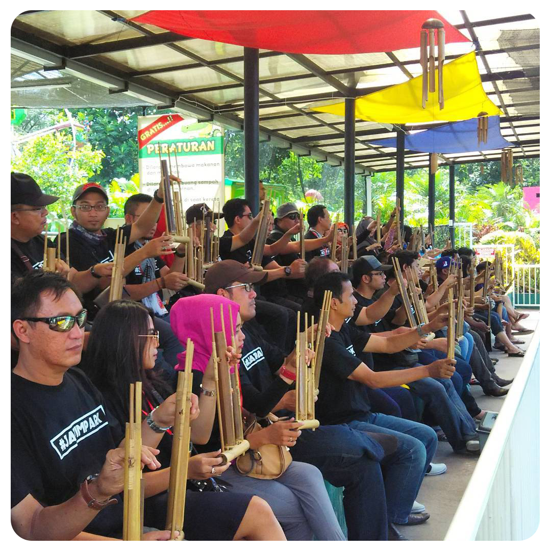 Angklung Show Predator Fun Park