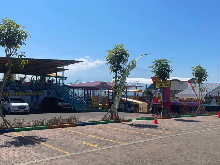 Area Parkir Drive Thru Park