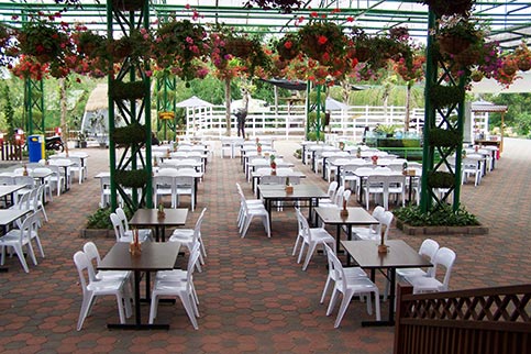 20170606113910 Eco Green Park Foodcourt2
