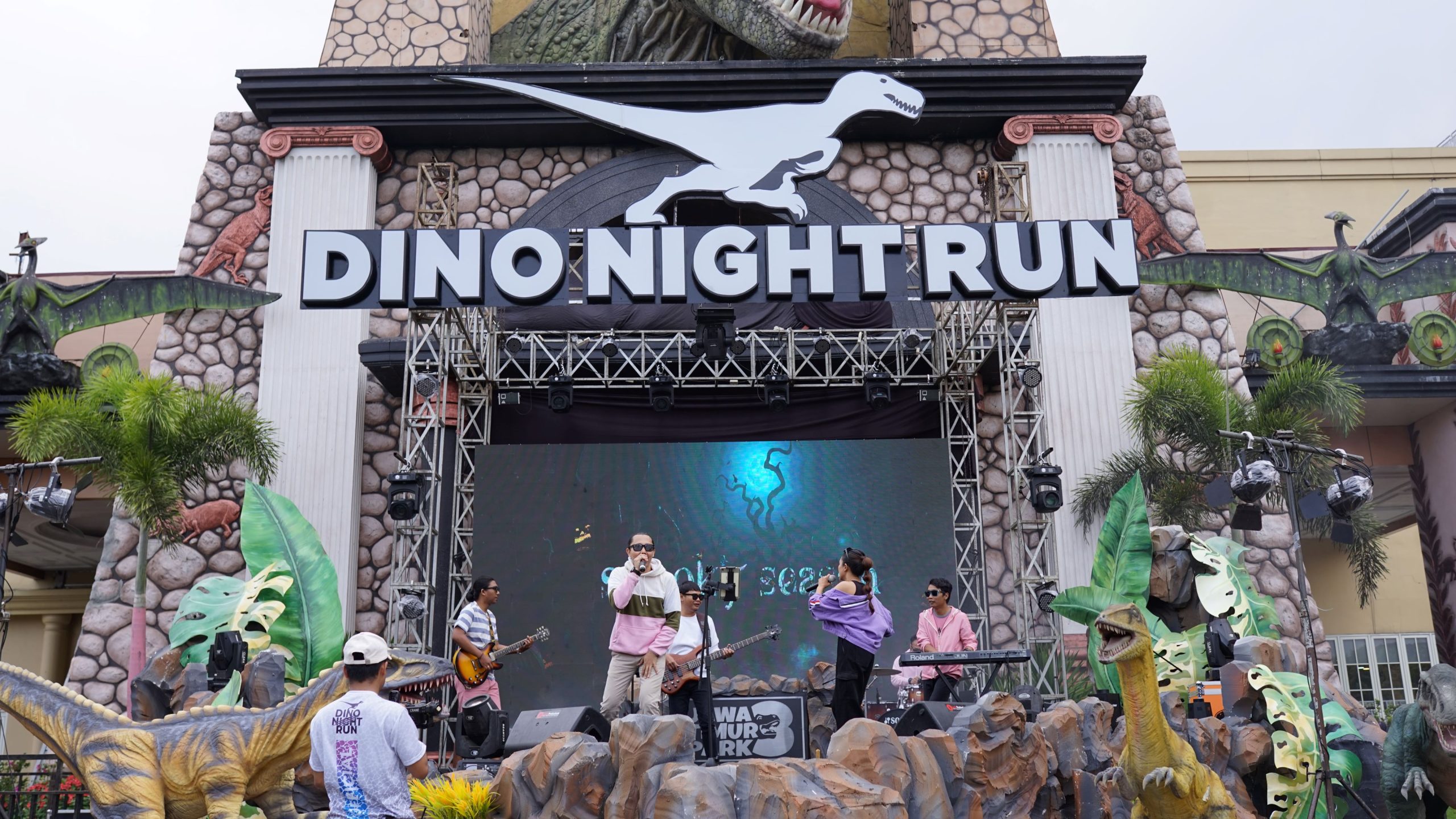 Band Perform Dino Night Run 16 September 2023