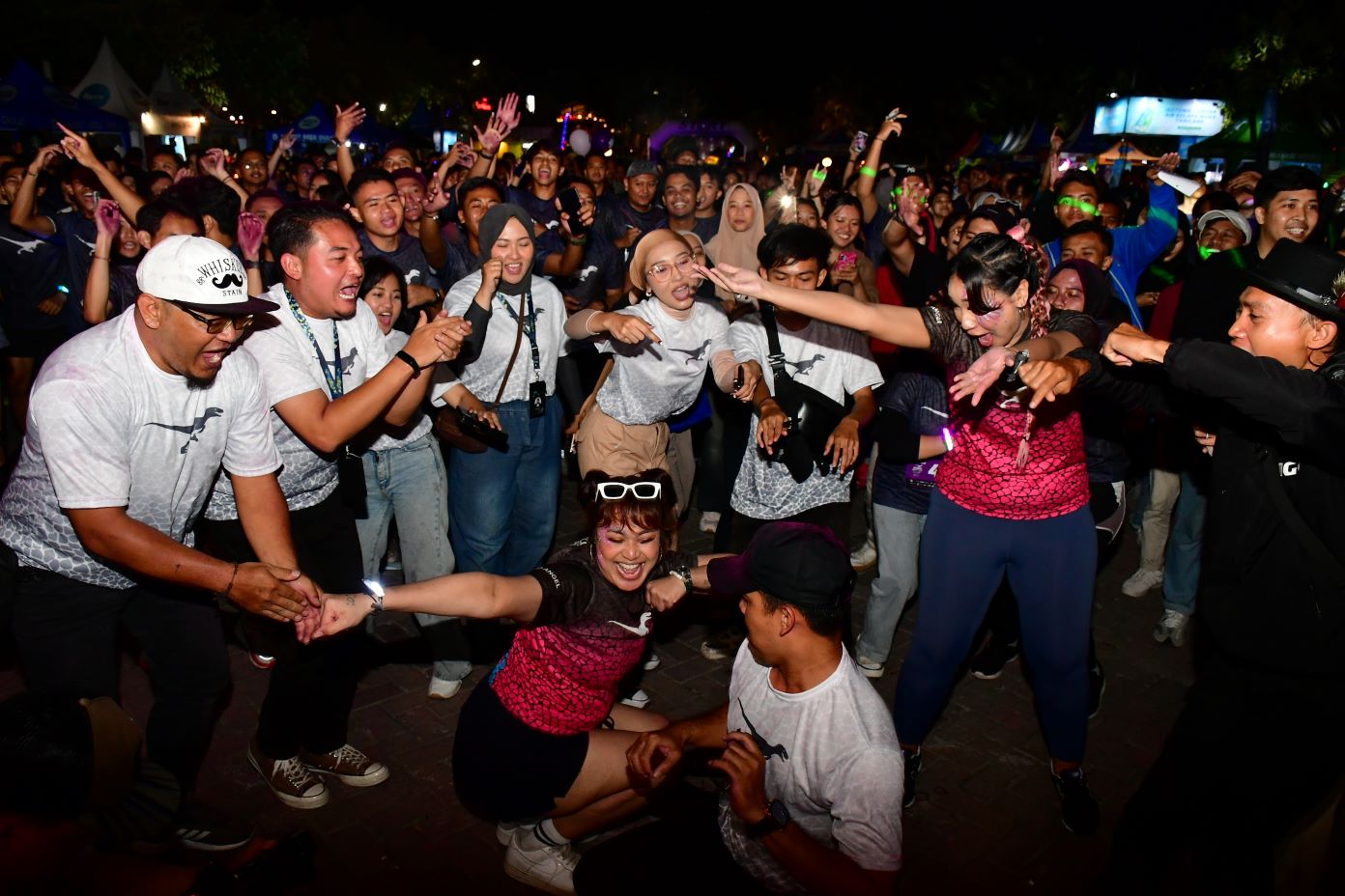 Dj & Band Perform Dino Night Run 2023 1