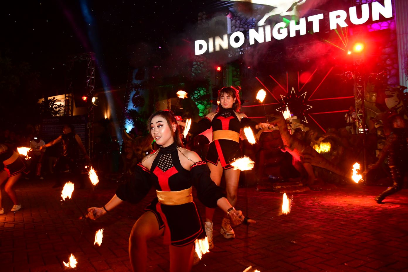 Fire Dance Dino Night Run 2023 1