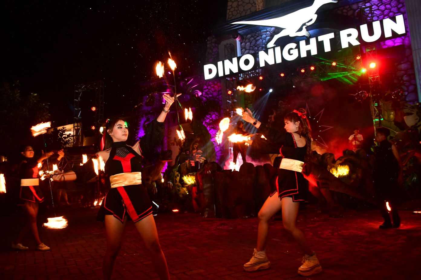 Fire Dance Dino Night Run 2023 3
