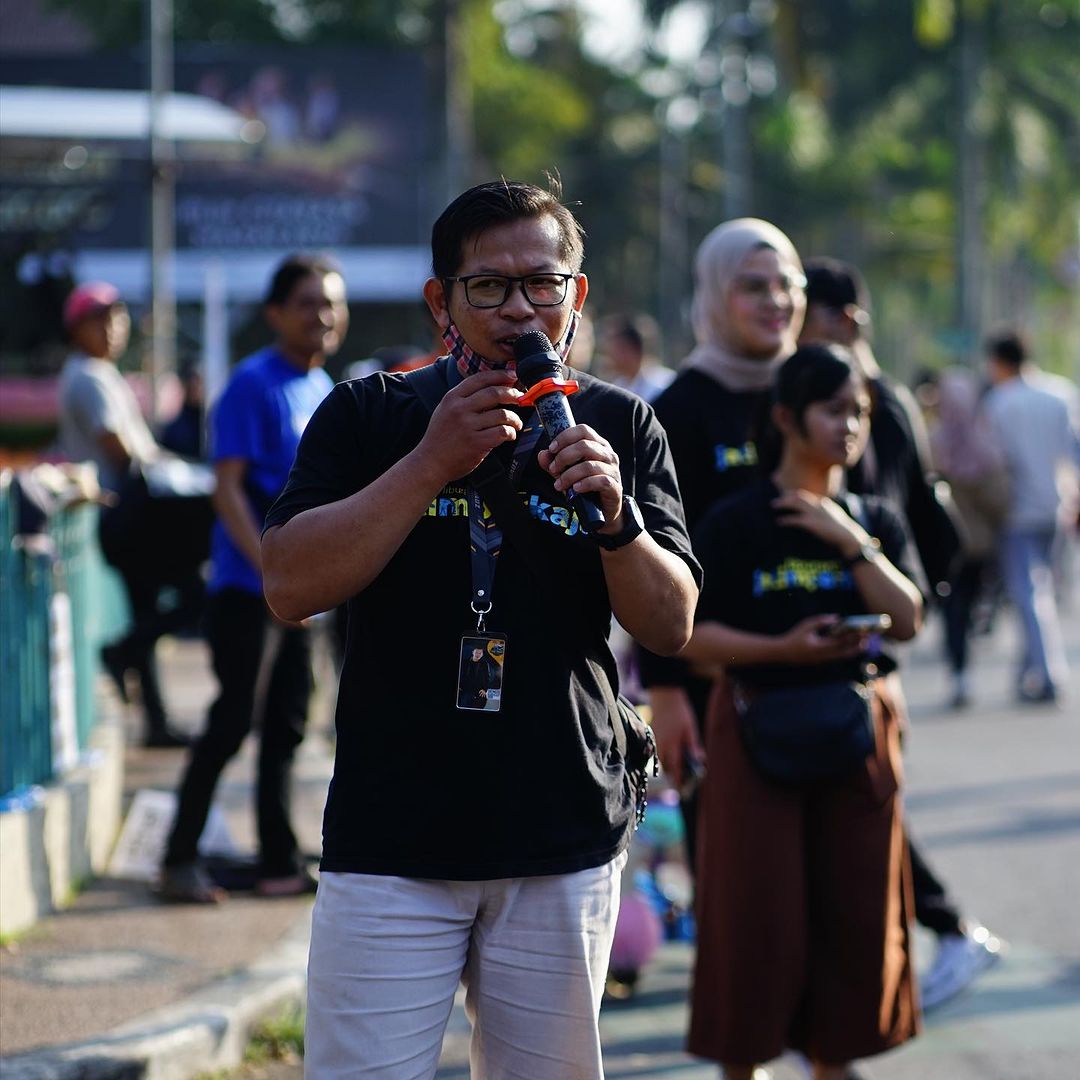 Kemeriahan Perkenalan Dino Night Run Di Jalan Ijen Kota Malang