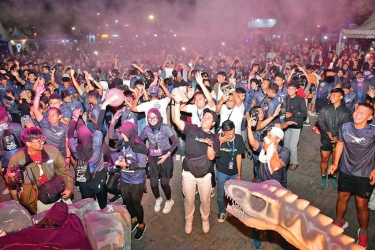 Event Sport Tourism Dihelat Jtp Group, Dino Night Run 2024 Season 2