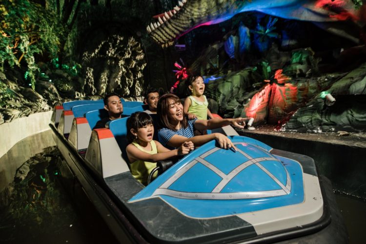 Menegangkan Yuk Lihat Dinosaurus Buatan Di Wahana Dino Action Naga Cloning Jawa Timur Park 3