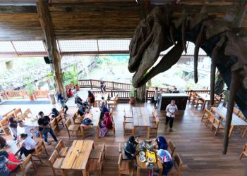 Food Court dan Cafe di Jawa Timur Park 3