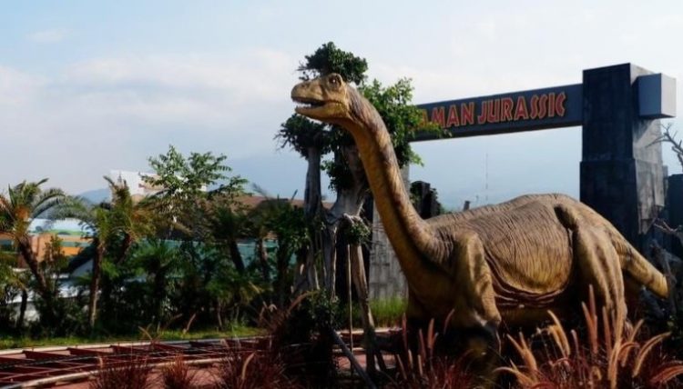 Lagi Demam Jurassic World, Yuk Ketemu Dinosaurus Di Kota Batu