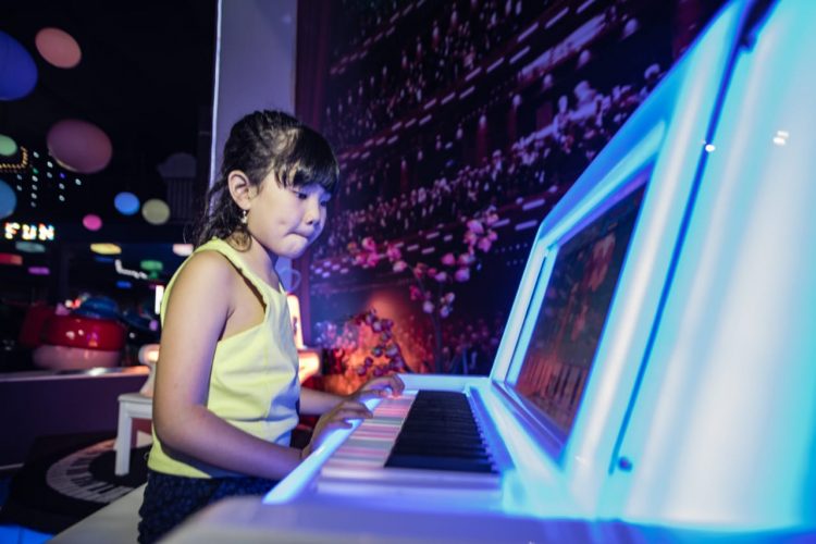 Serunya Bermain Dan Belajar Piano Di Magic Piano Fun Tech Plaza