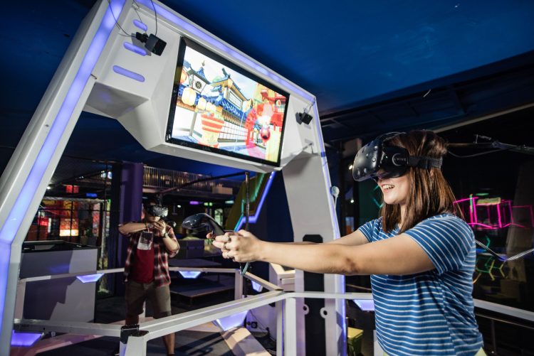 Fruit Ninja VR di Fun Tech Plaza, Wisata Berbasis Teknologi di Jawa Timur yang Menguji Refleks dalam Dunia Virtual