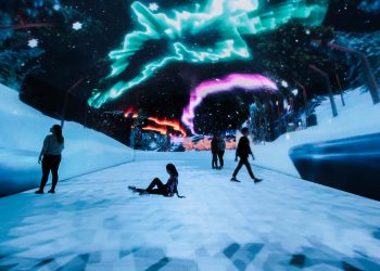 Four Season Milenial Glow Garden Jawa Timur Park