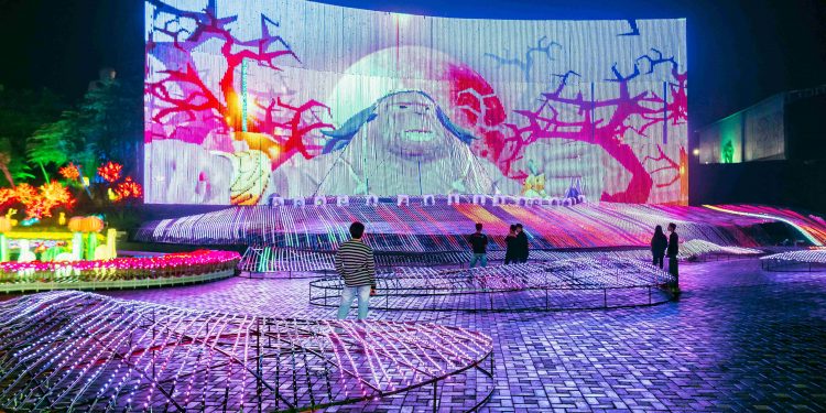 Lumina Magica Milenial Glow Garden Jawa Timur Park