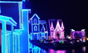 Menikmati Indahnya Gemerlap Lampu Di Zona Frozen Milenial Glow Garden