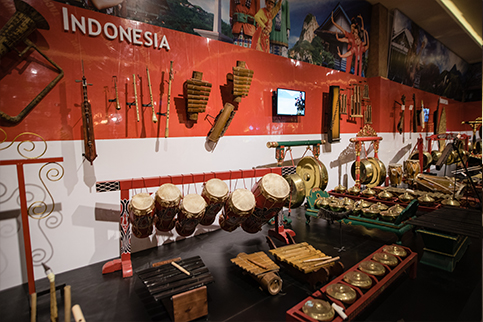 Alat Musik Indonesia di Museum Musik Dunia Jawa Timur Park 3