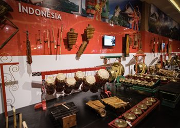 Alat Musik Indonesia di Museum Musik Dunia Jawa Timur Park 3