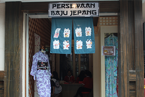 20180211104114 Persewaan Kimono