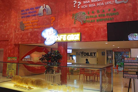 Cafe Gigi Museum Tubuh Jawa Timur Park 1